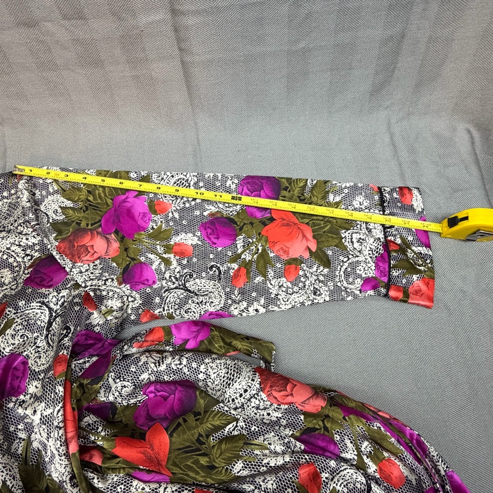 Nordstrom lingerie women’s size large robe with belt style number 720075P floral - Picture 6 of 6
